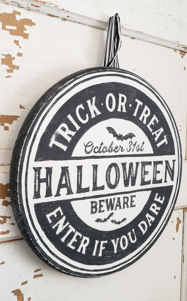 Halloween Door Round