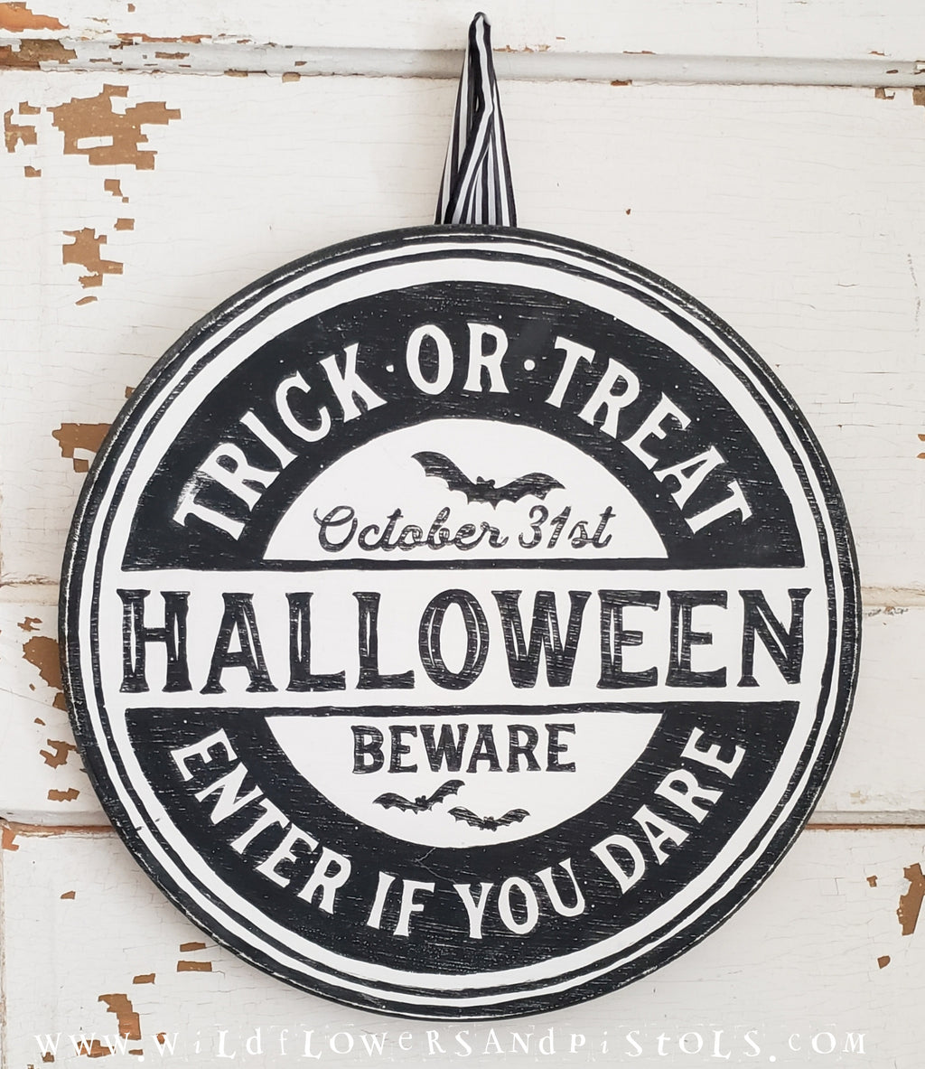 Halloween Door Round
