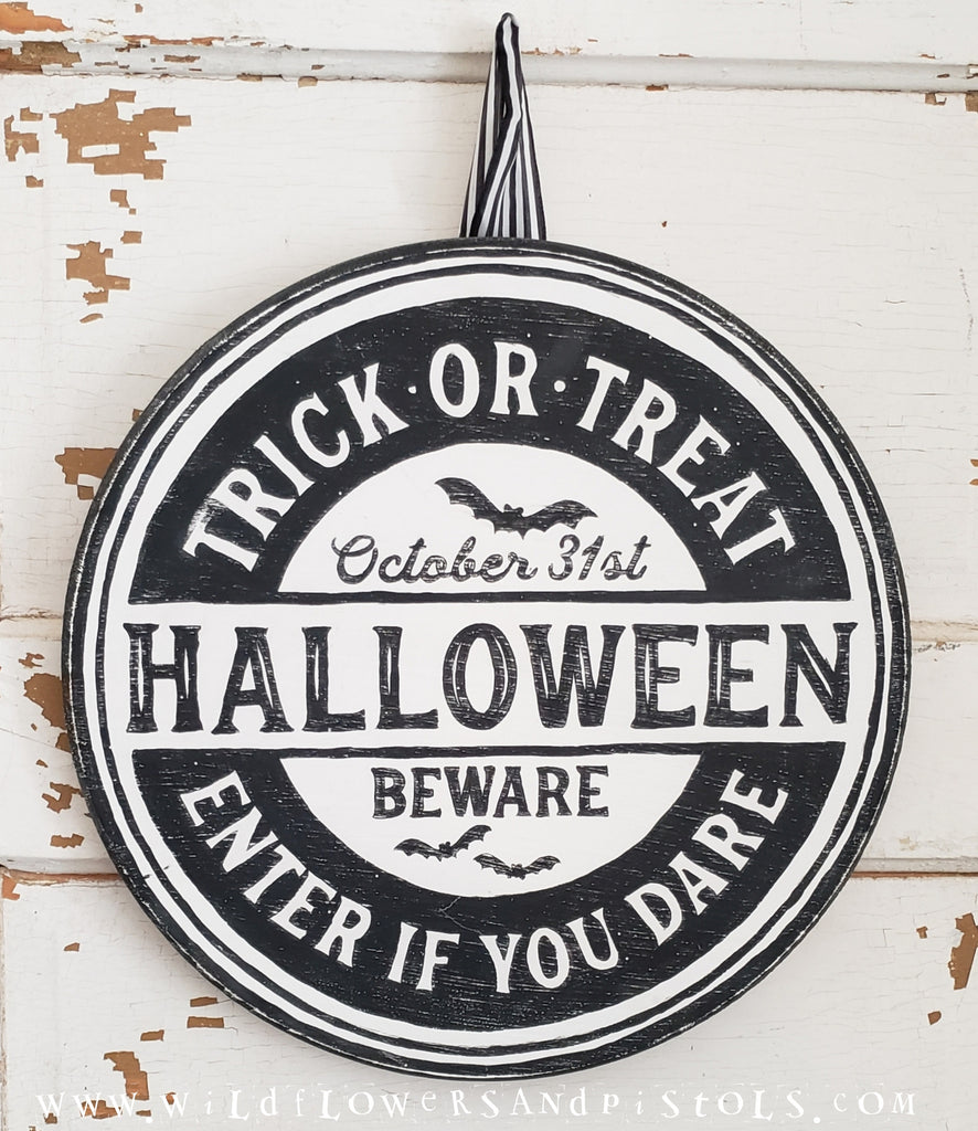 Halloween Door Round